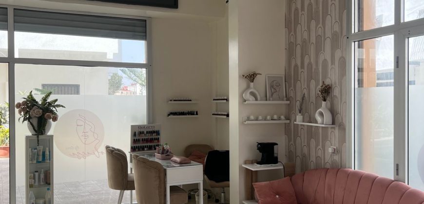 Salon de coiffure à louer Rabat – 50 m² équipé
