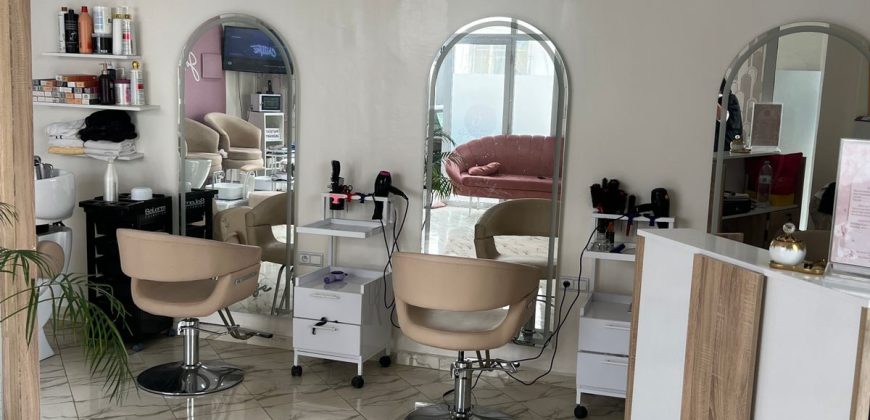 Salon de coiffure à louer Rabat – 50 m² équipé