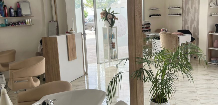 Salon de coiffure à louer Rabat – 50 m² équipé